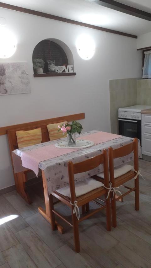Apartments Pinezic Martinšćica Екстериор снимка