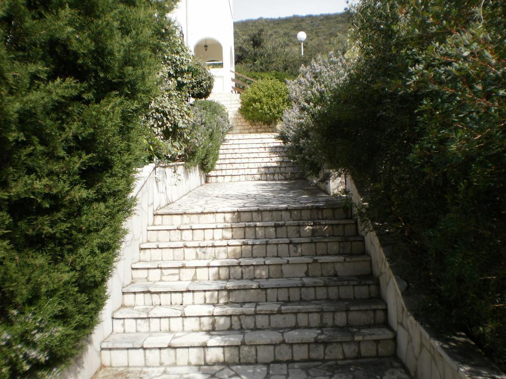 Apartments Pinezic Martinšćica Екстериор снимка